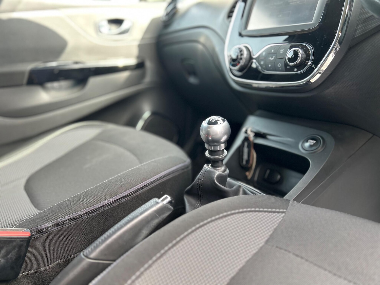 Used Renault Captur 2016 for sale - 77784472: Photo 37