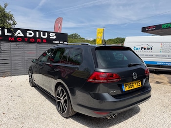 Used Volkswagen Golf 2016 for sale - 79107393: Photo