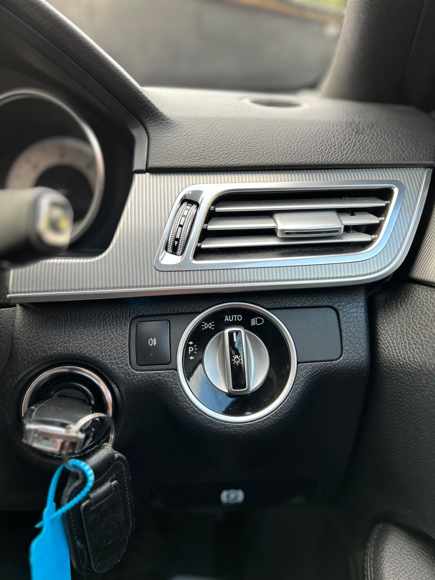 Used Mercedes-Benz E Class 2014 for sale - 77586248: Photo 32