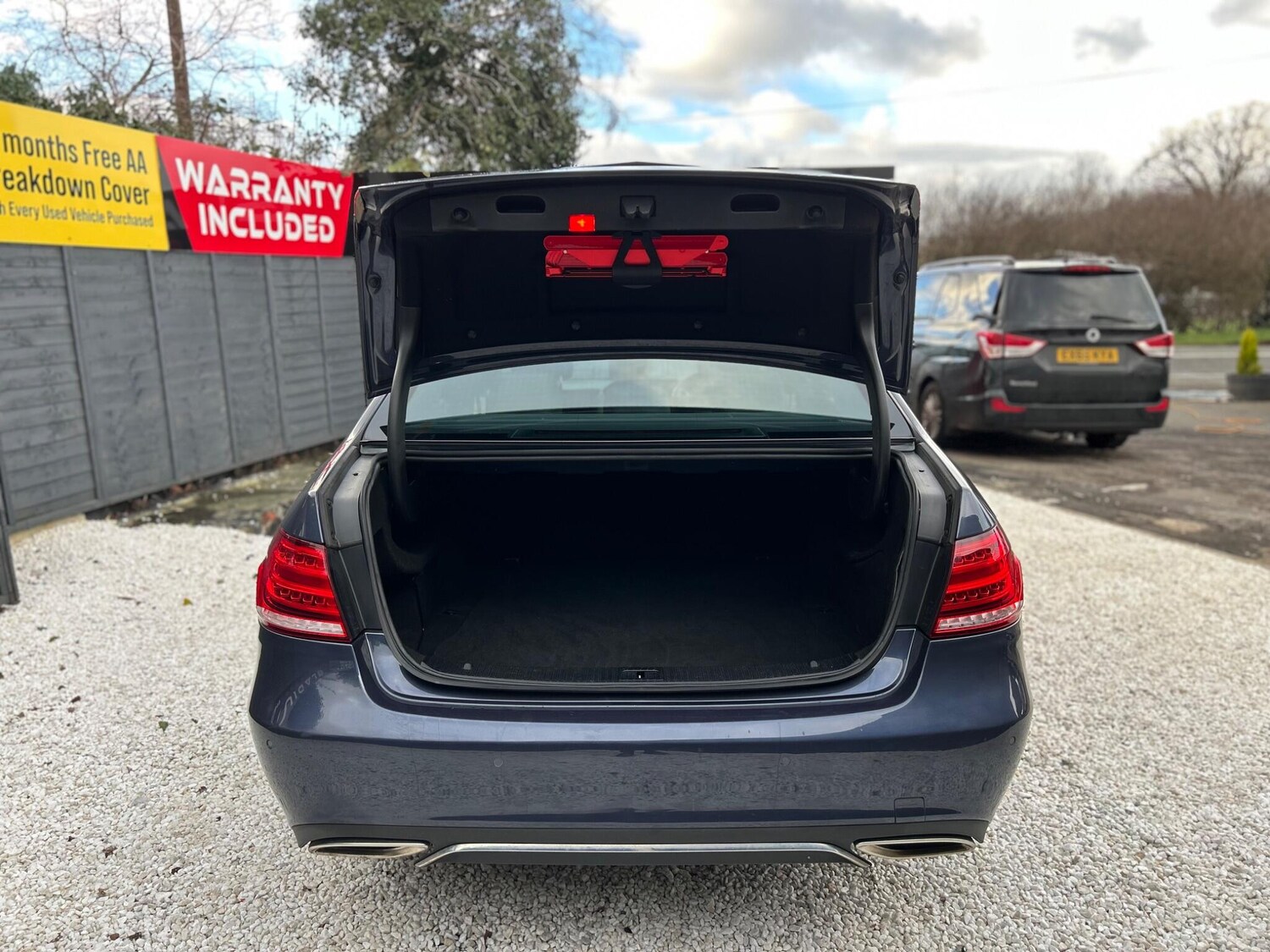 Used Mercedes-Benz E Class 2014 for sale - 77586248: Photo 48