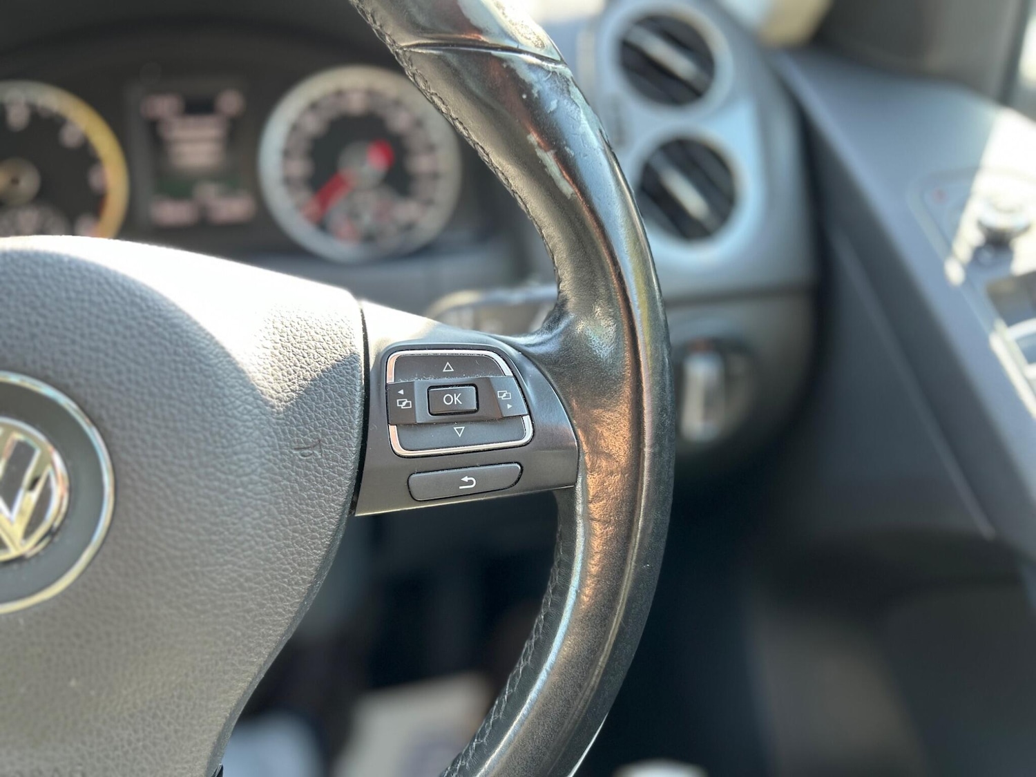 Used Volkswagen Tiguan 2015 for sale - 77958031: Photo 32