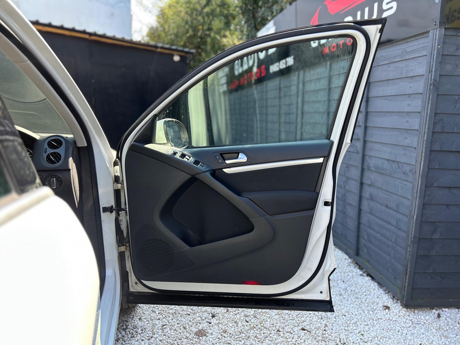 Used Volkswagen Tiguan 2015 for sale - 77958031: Photo 35