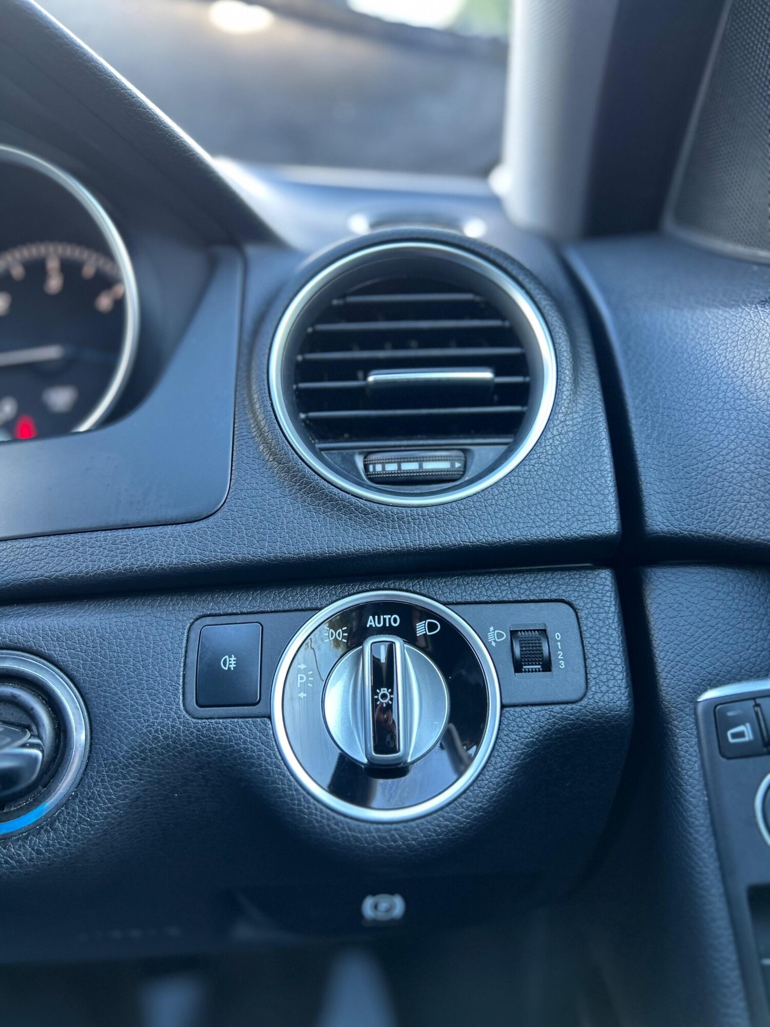 Used Mercedes-Benz C Class for sale - 77575429: Photo 31