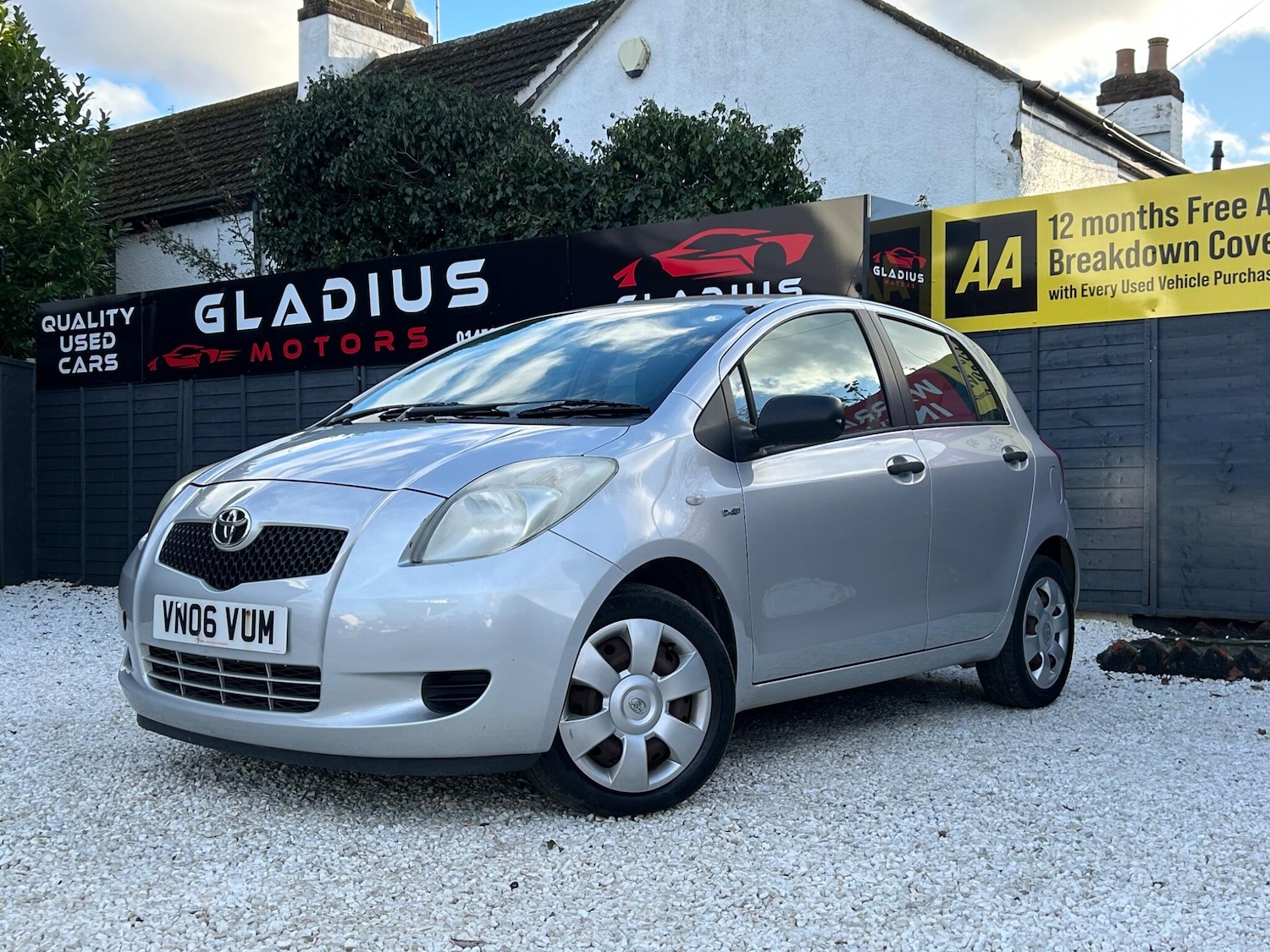 Used Toyota Yaris for sale - 77575411: Photo 3