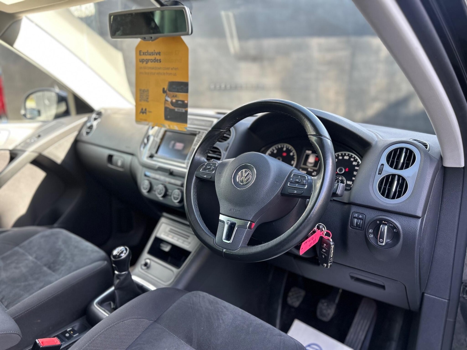 Used Volkswagen Tiguan 2015 for sale - 77892978: Photo 15