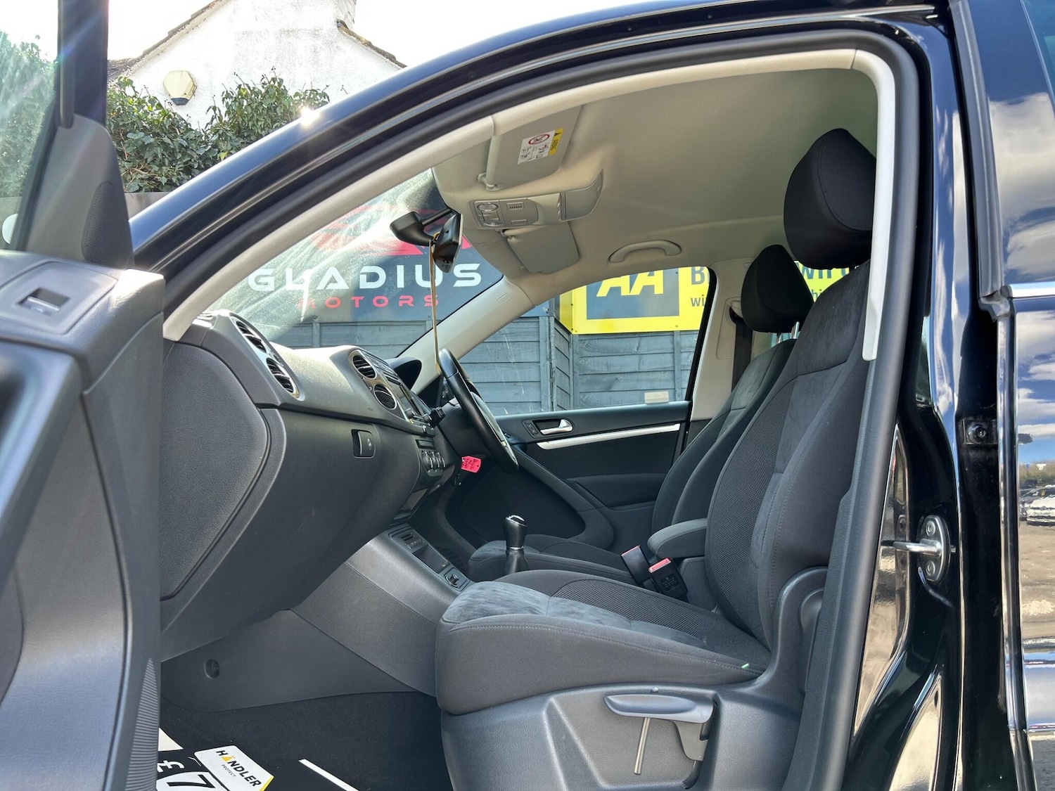 Used Volkswagen Tiguan 2015 for sale - 77892978: Photo 43