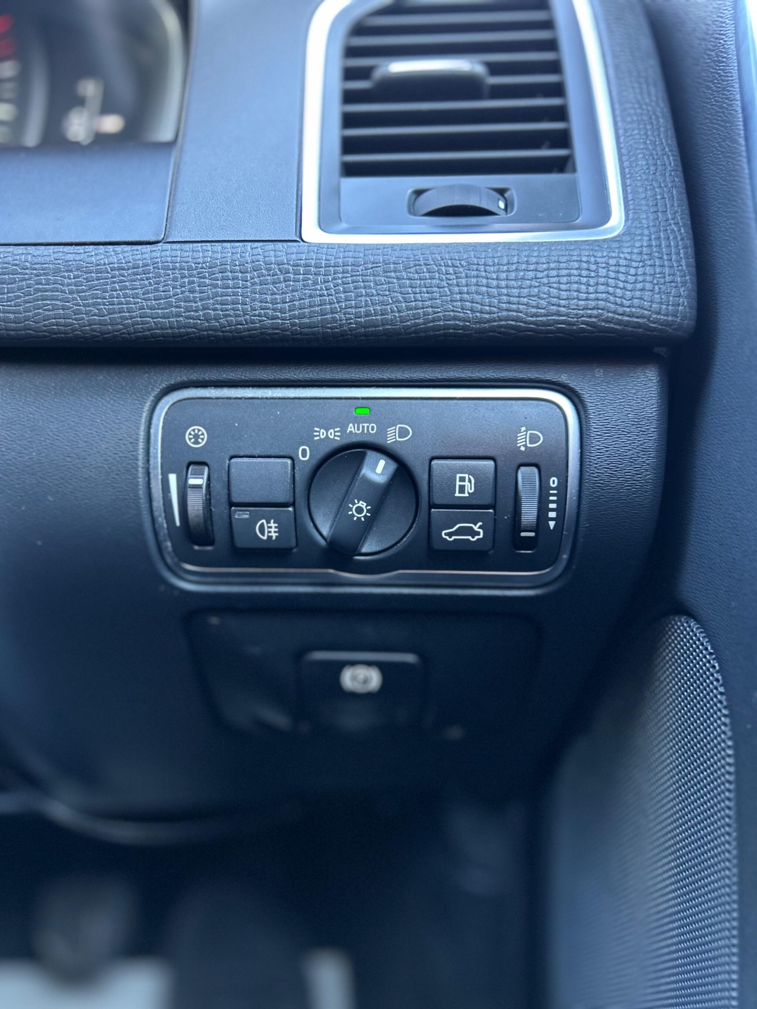 Used Volvo XC60 2016 for sale - 78086965: Photo 30