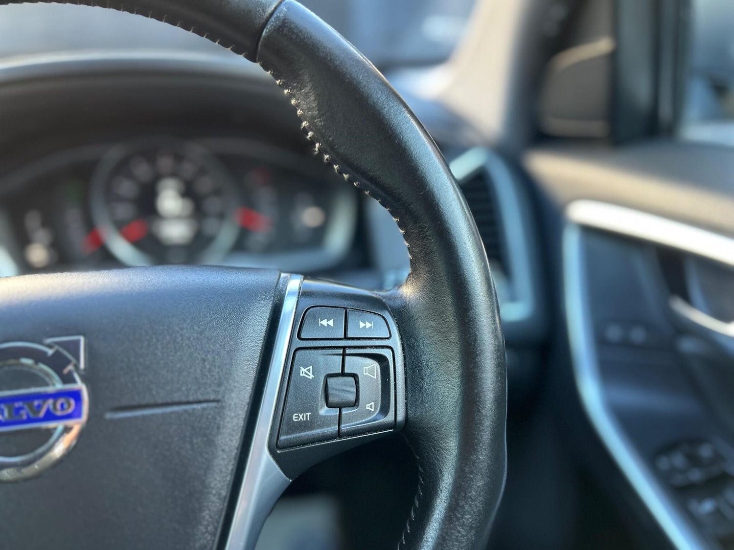 Used Volvo XC60 2016 for sale - 78086965: Photo 32