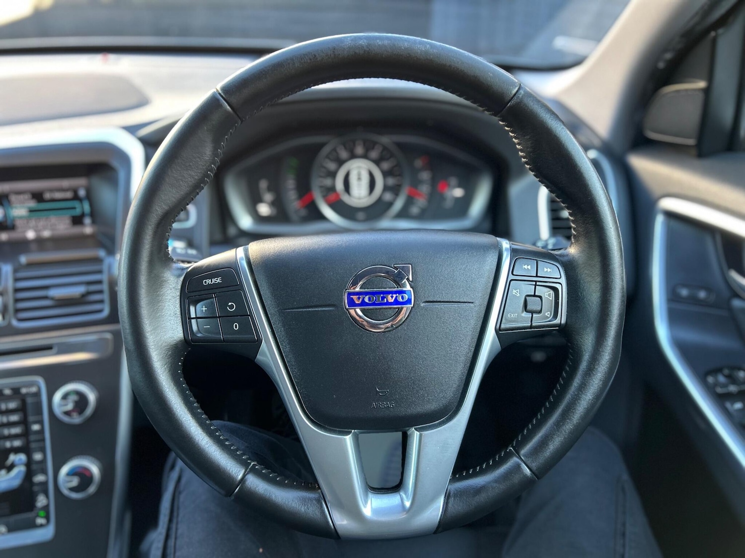 Used Volvo XC60 2016 for sale - 78086965: Photo 46