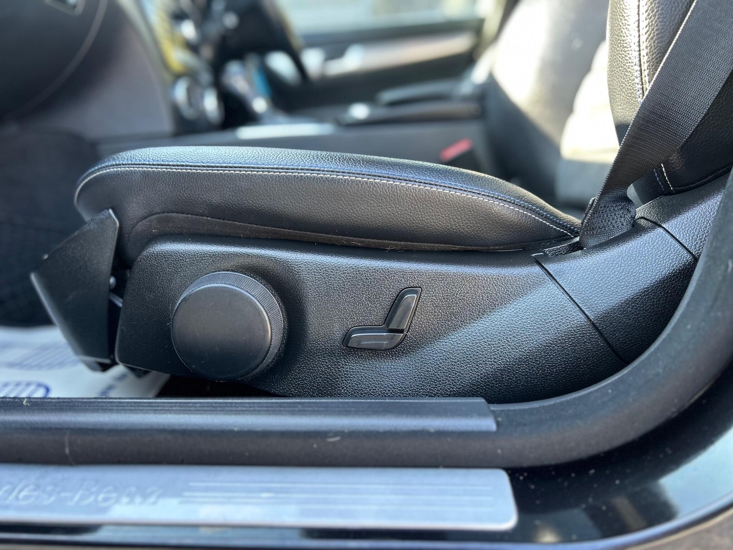 Used Mercedes-Benz C Class 2014 for sale - 77977824: Photo 33