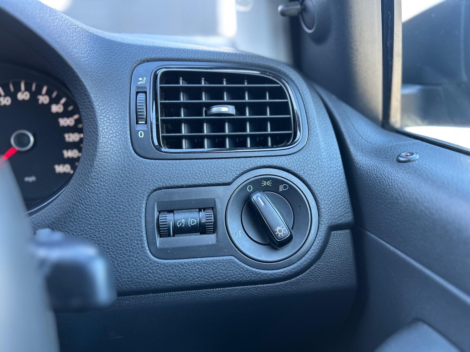 Used Volkswagen Polo 2010 for sale - 77559945: Photo 27