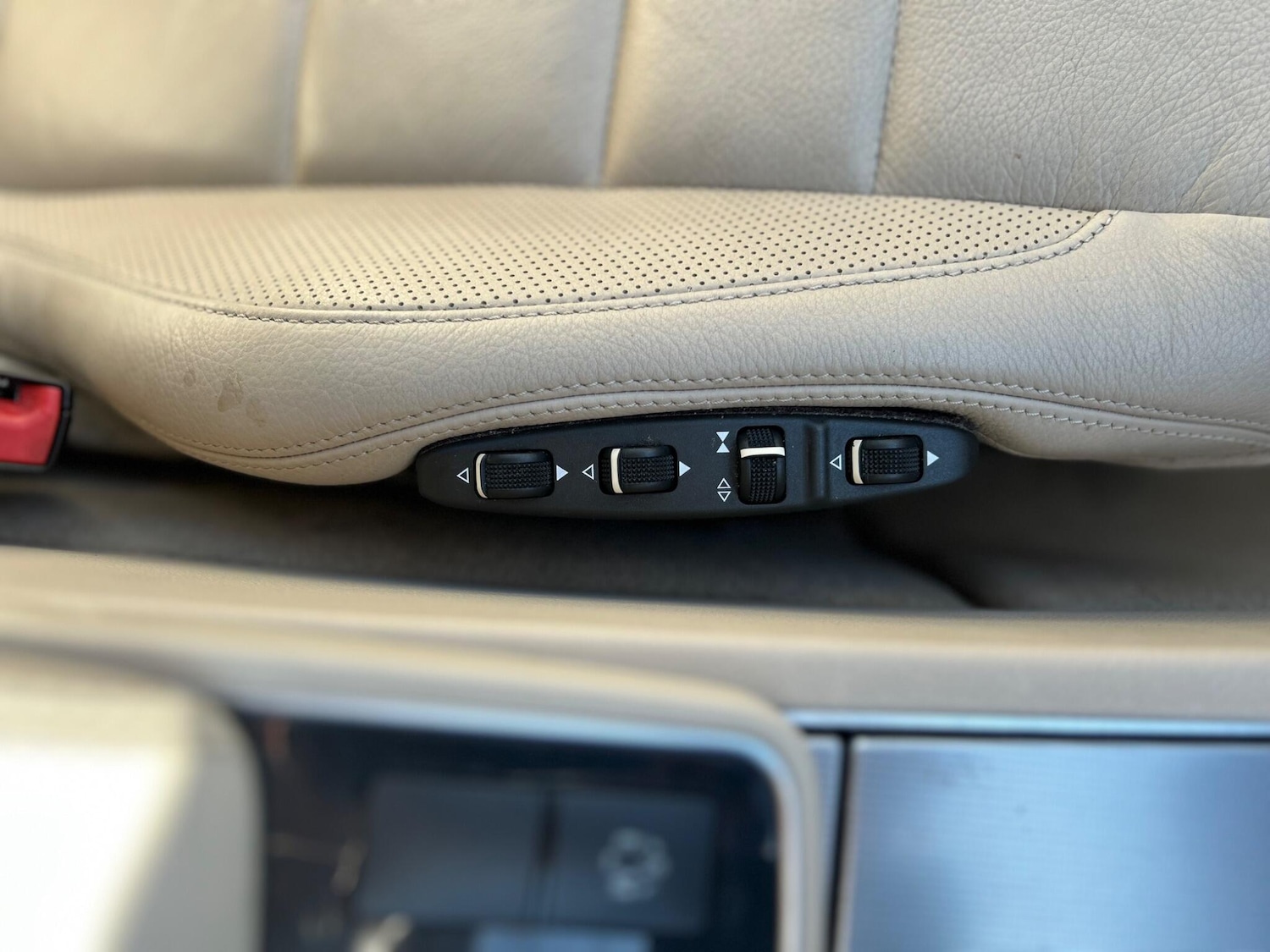 Used Mercedes-Benz E Class 2014 for sale - 77940350: Photo 22