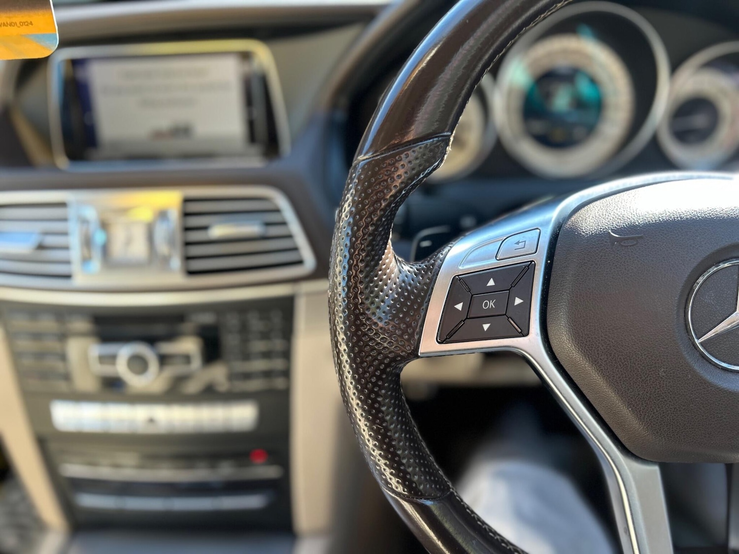 Used Mercedes-Benz E Class 2014 for sale - 77940350: Photo 23