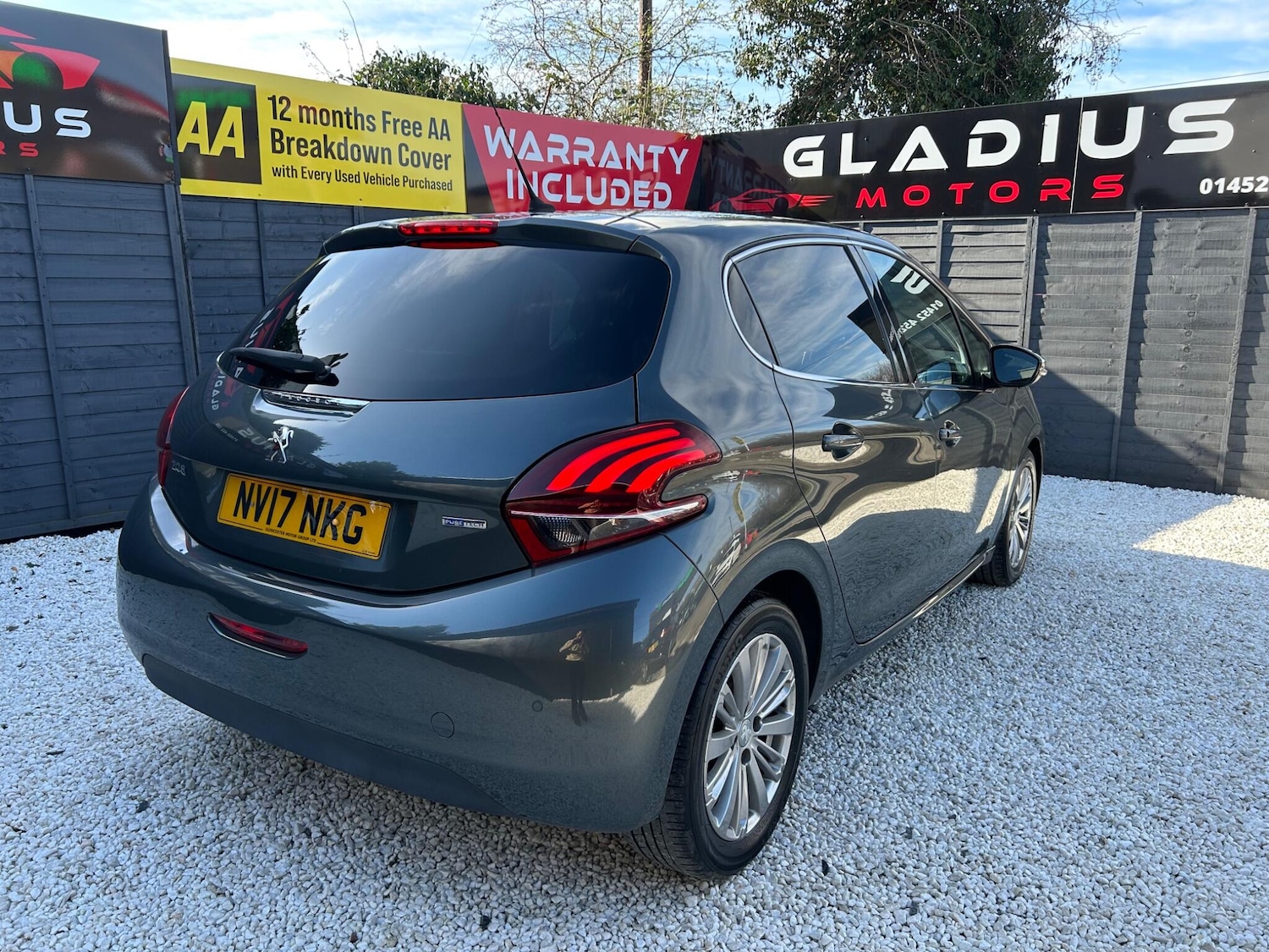 Used Peugeot 208 2017 for sale - 77723848: Photo 11