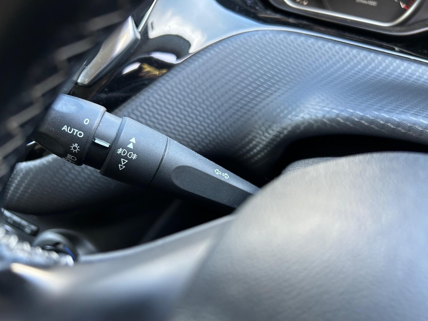 Used Peugeot 208 2017 for sale - 77723848: Photo 24