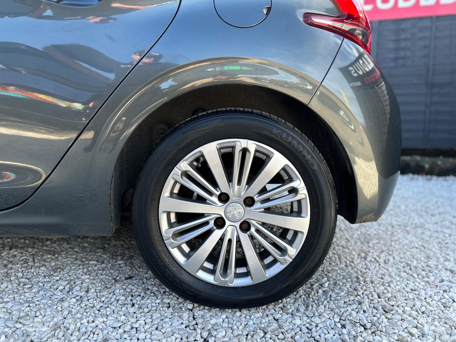 Used Peugeot 208 2017 for sale - 77723848: Photo 33