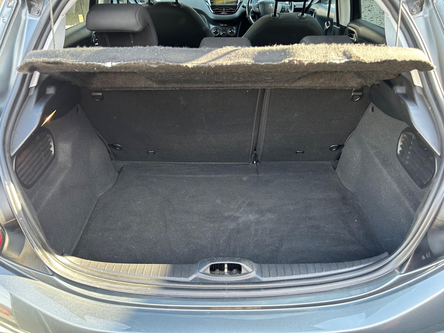 Used Peugeot 208 2017 for sale - 77723848: Photo 39