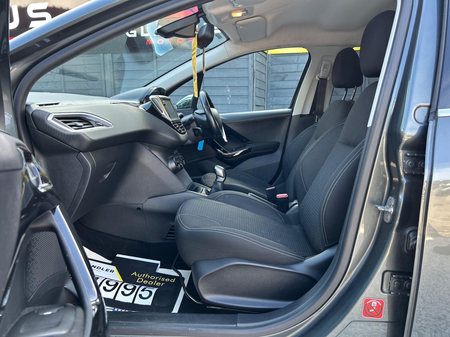 Used Peugeot 208 2017 for sale - 77723848: Photo 43