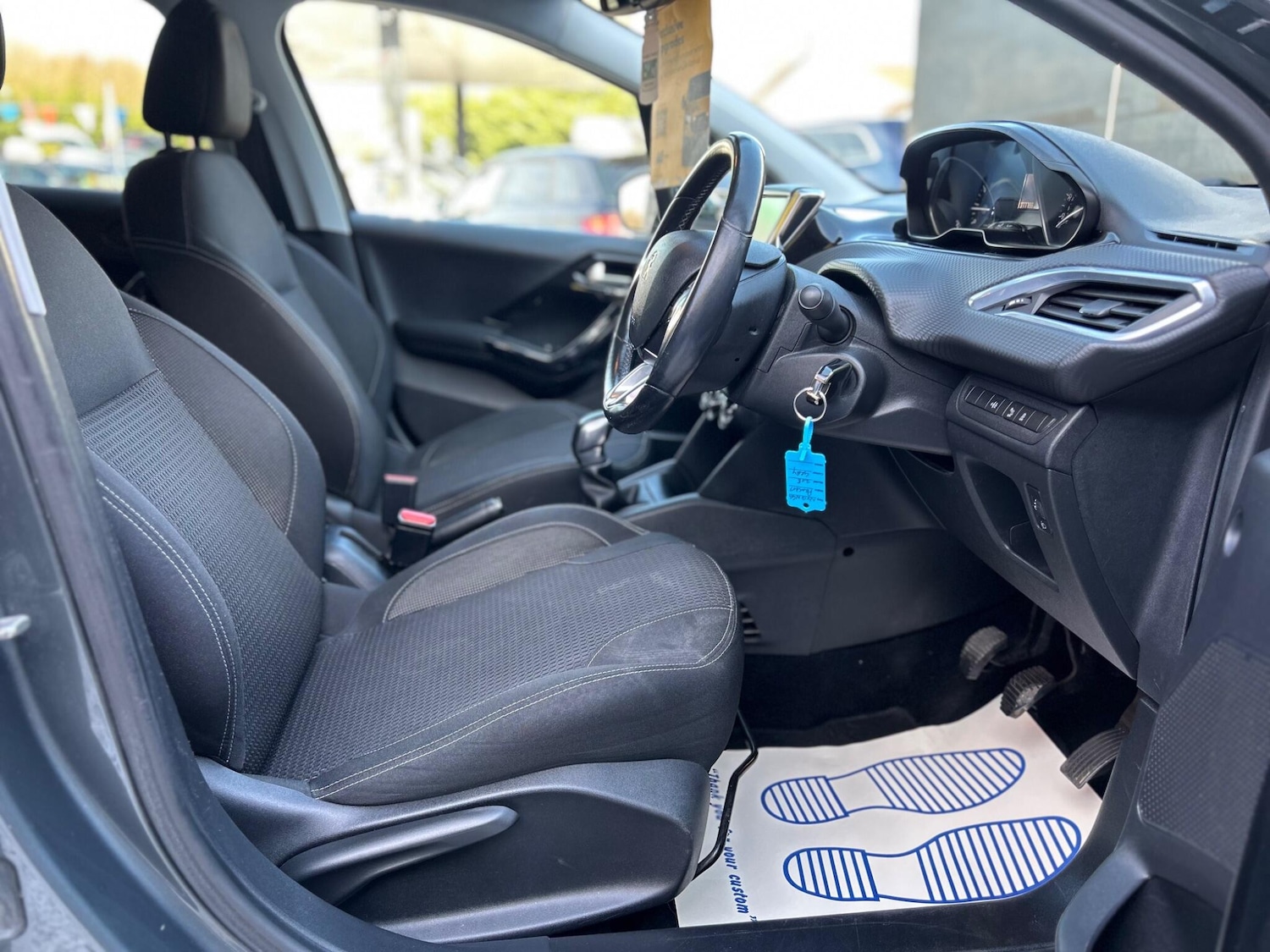 Used Peugeot 208 2017 for sale - 77723848: Photo 44