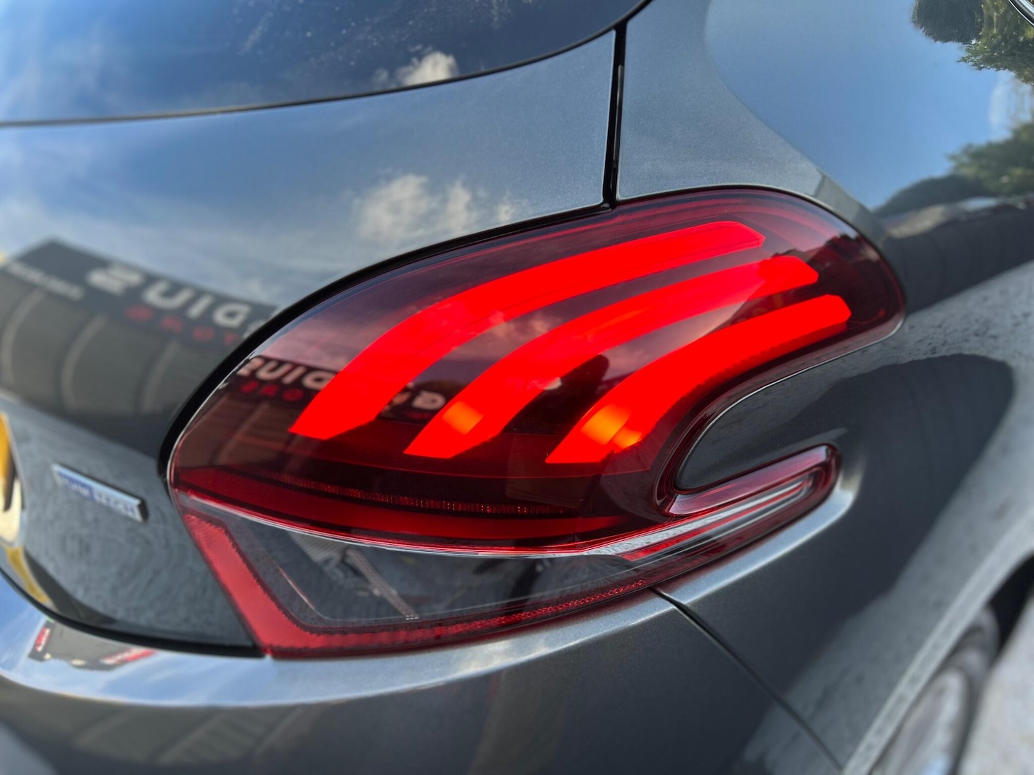 Used Peugeot 208 2017 for sale - 77723848: Photo 46