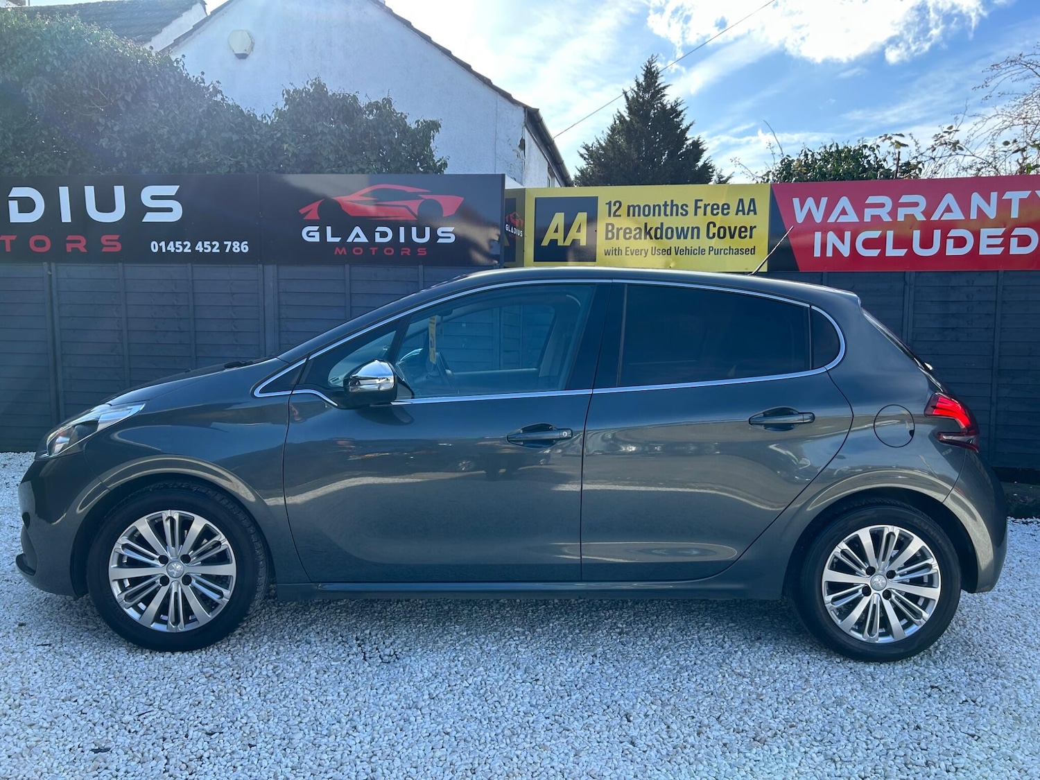 Used Peugeot 208 2017 for sale - 77723848: Photo 7