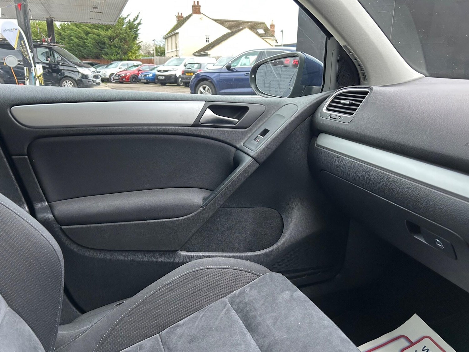 Used Volkswagen Golf 2010 for sale - 77411981: Photo 12