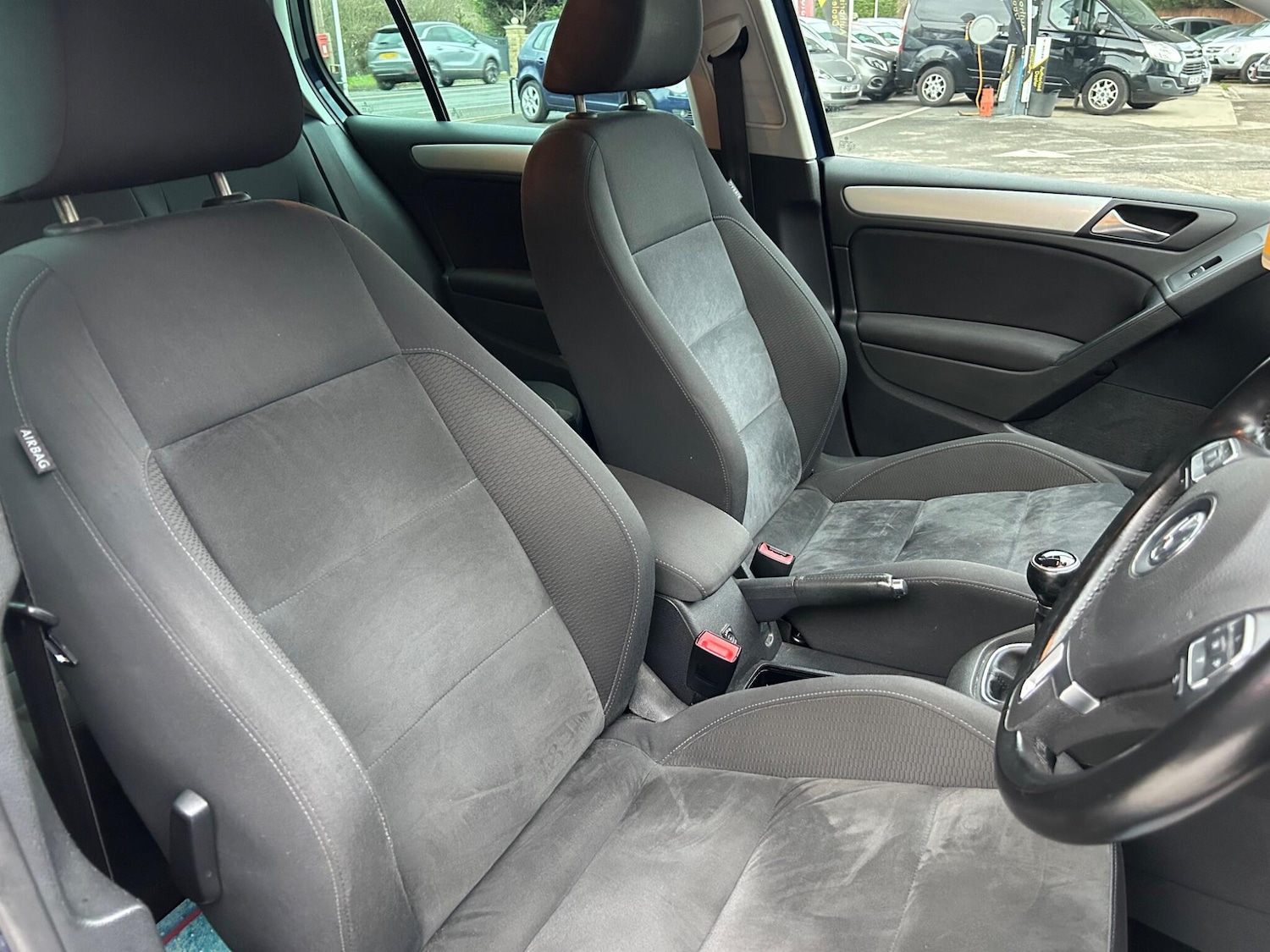 Used Volkswagen Golf 2010 for sale - 77411981: Photo 15