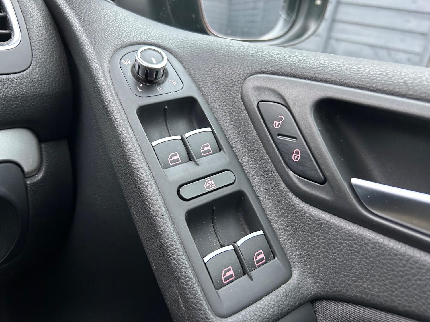 Used Volkswagen Golf 2010 for sale - 77411981: Photo 27