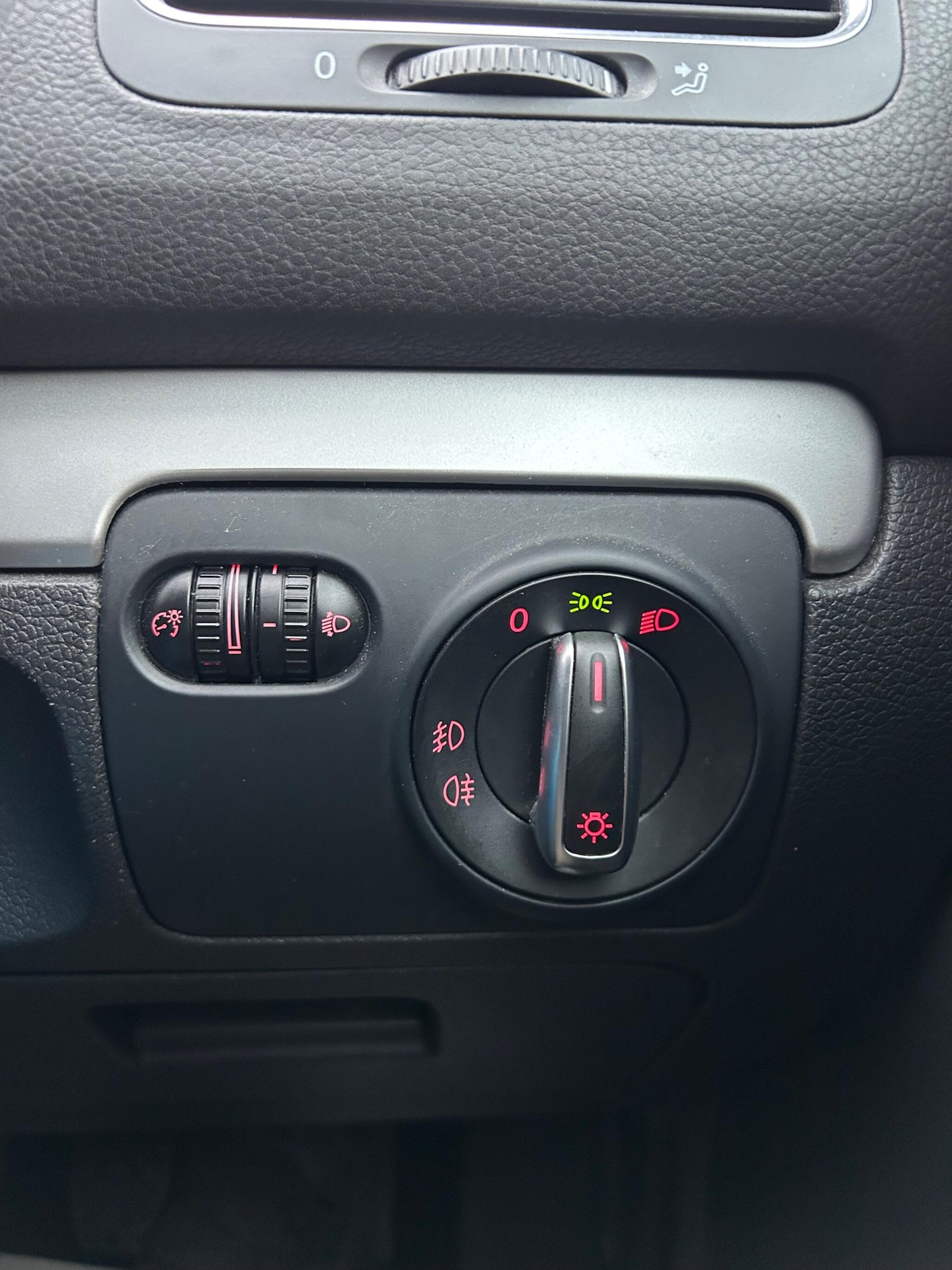 Used Volkswagen Golf 2010 for sale - 77411981: Photo 28