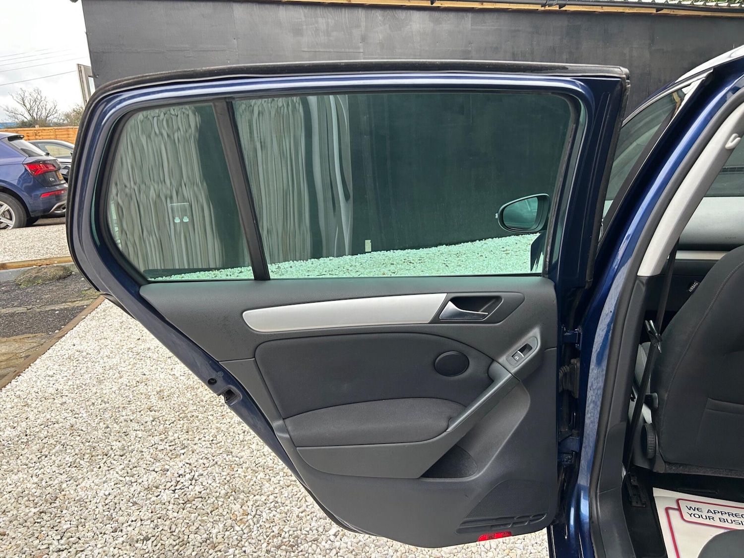 Used Volkswagen Golf 2010 for sale - 77411981: Photo 35