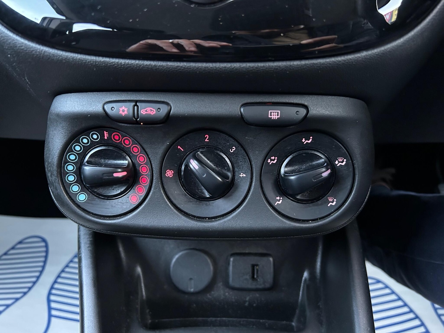 Used Vauxhall Corsa for sale - 77587012: Photo 35