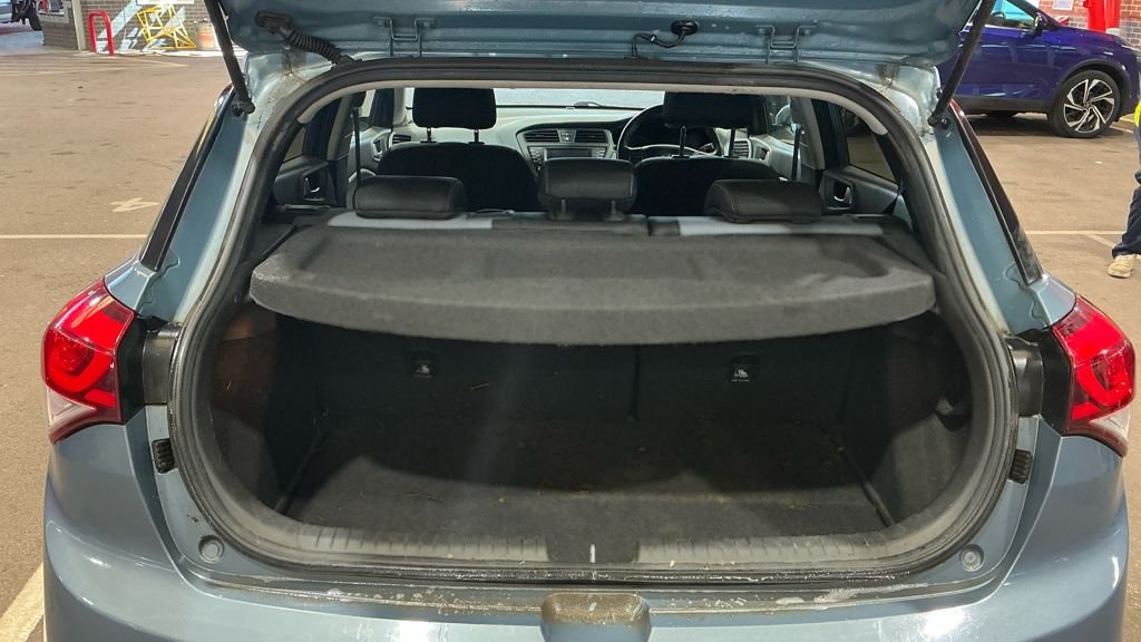 Used Hyundai i20 2016 for sale - 76105854: Photo 13