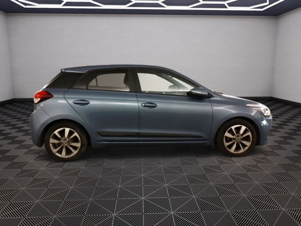 Used Hyundai i20 2016 for sale - 76105854: Photo 6