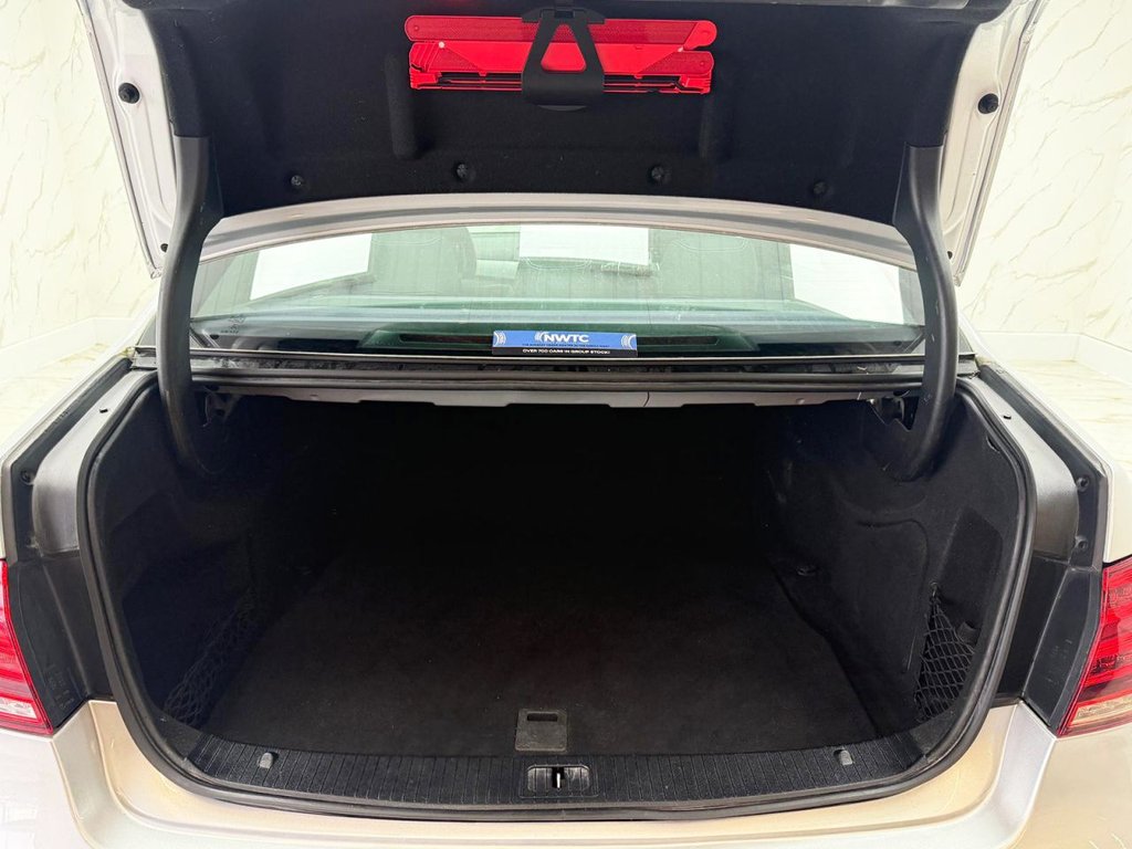 Used Mercedes-Benz E Class 2014 for sale - 78095896: Photo 21