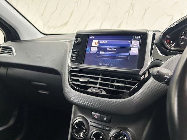 Used Peugeot 208 2016 for sale - 75383789: Photo 14