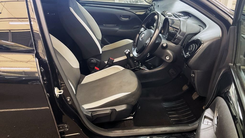 Used Toyota AYGO 2018 for sale - 76406994: Photo 10