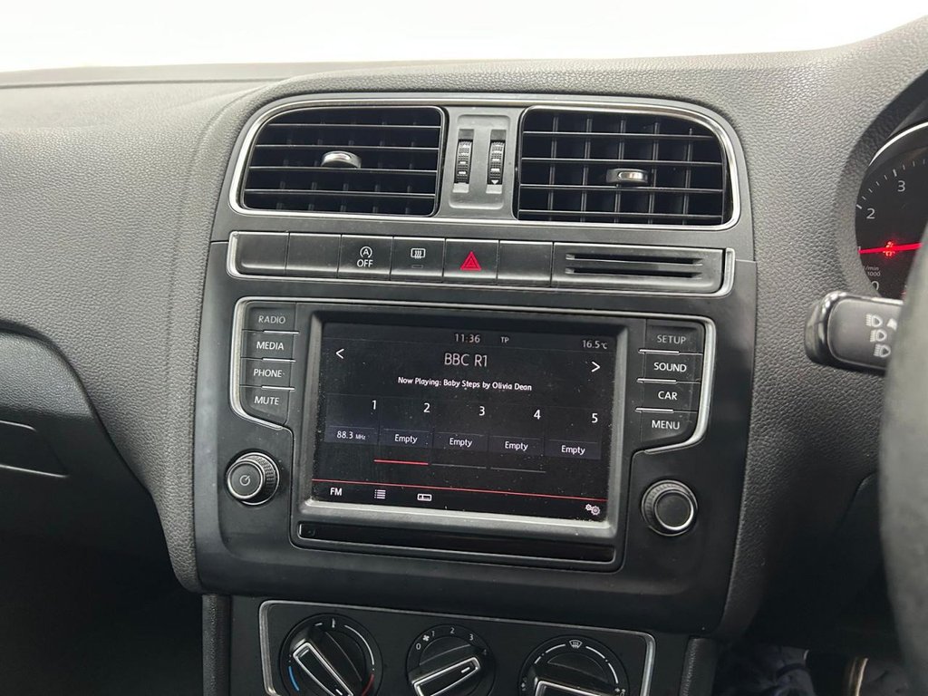 Used Volkswagen Polo 2015 for sale - 77422405: Photo 15