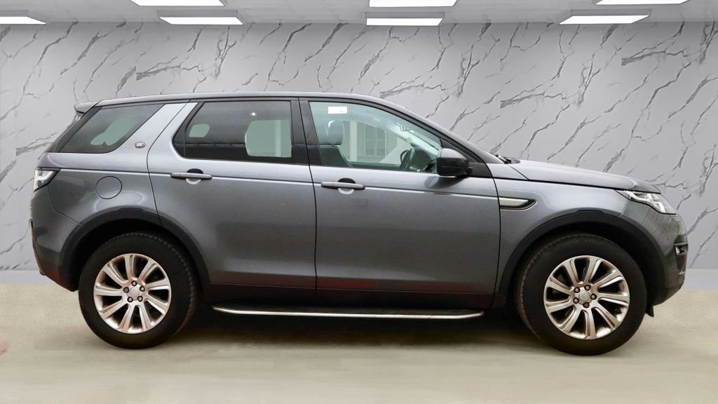 Used Land Rover Discovery Sport 2016 for sale - 77288218: Photo 6