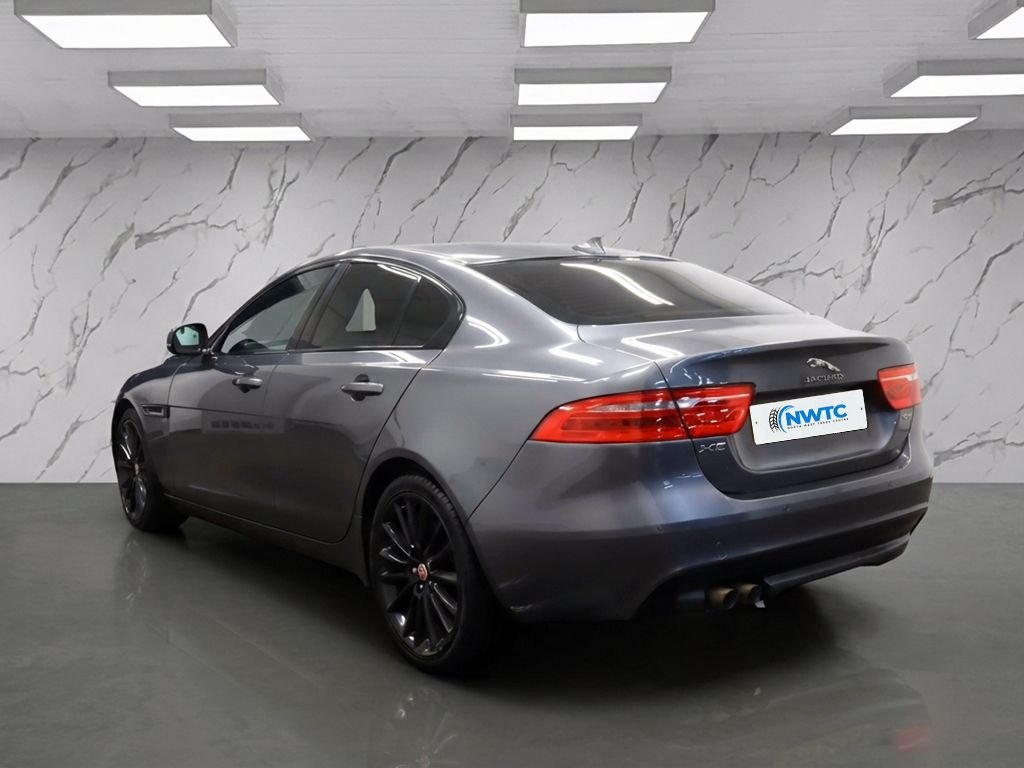 Used Jaguar XE 2015 for sale - 77806403: Photo 5