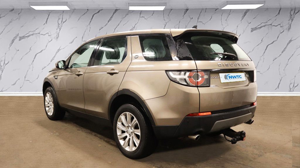 Used Land Rover Discovery Sport 2016 for sale - 76686447: Photo 4