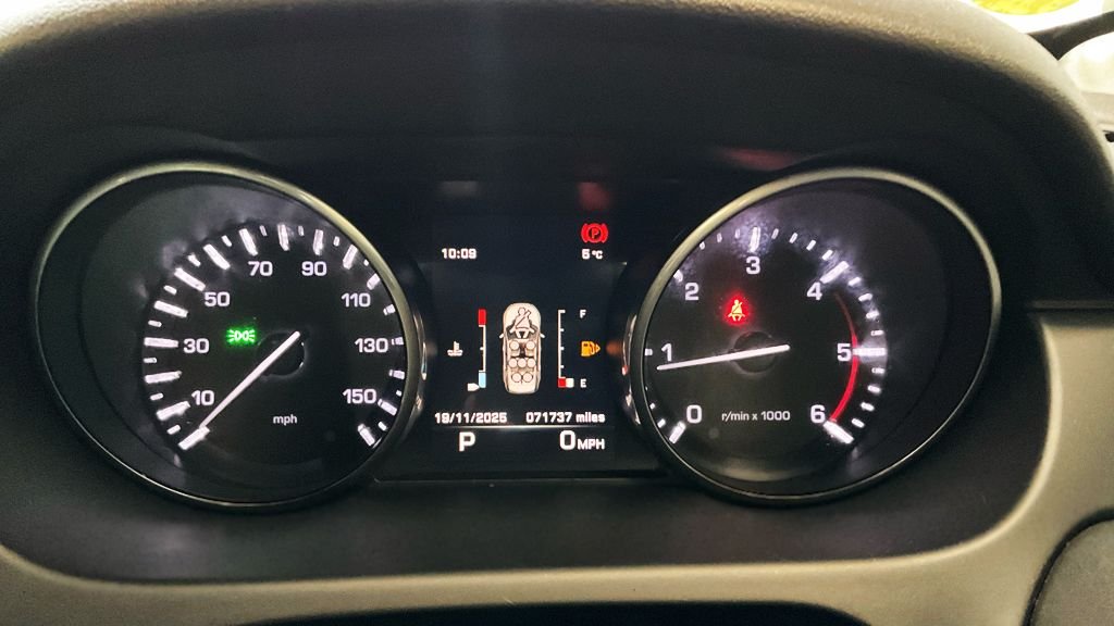 Used Land Rover Discovery Sport 2016 for sale - 76686447: Photo 9