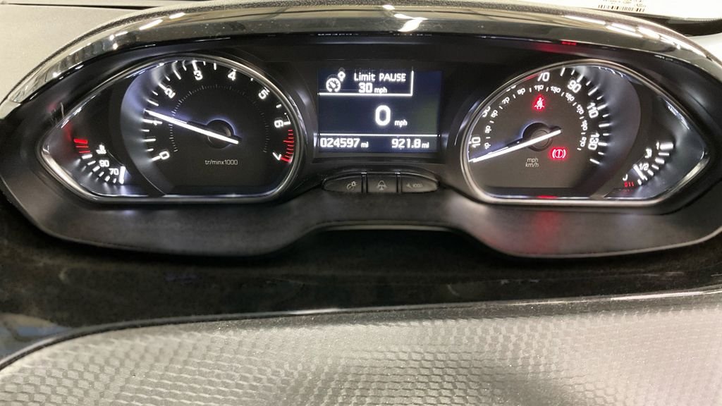 Used Peugeot 2008 2019 for sale - 76821070: Photo 9