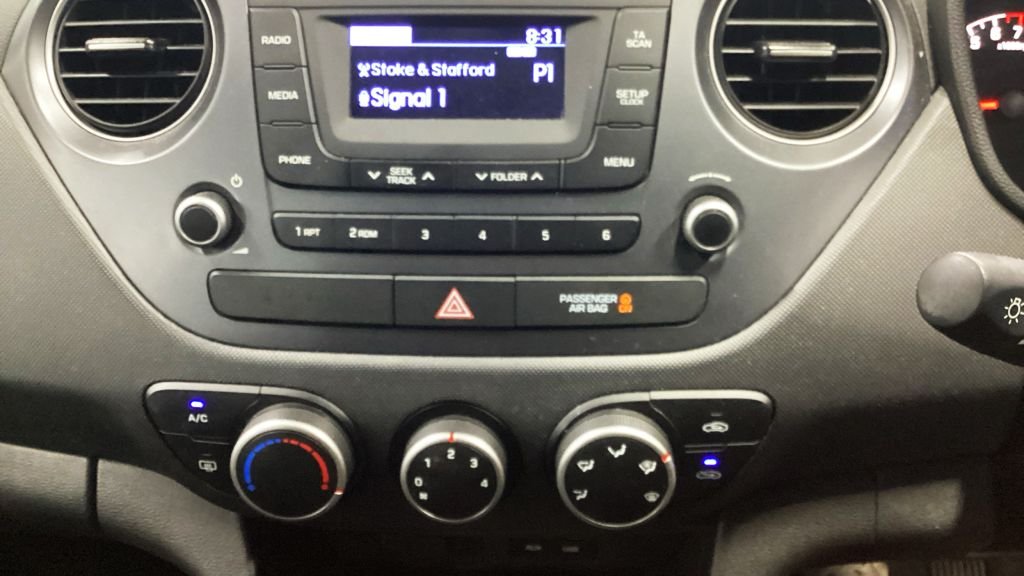 Used Hyundai i10 2019 for sale - 77369678: Photo 9