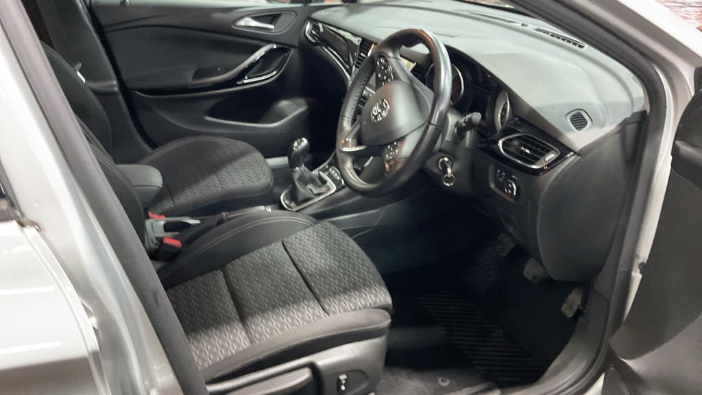 Used Vauxhall Astra 2019 for sale - 76654955: Photo 9