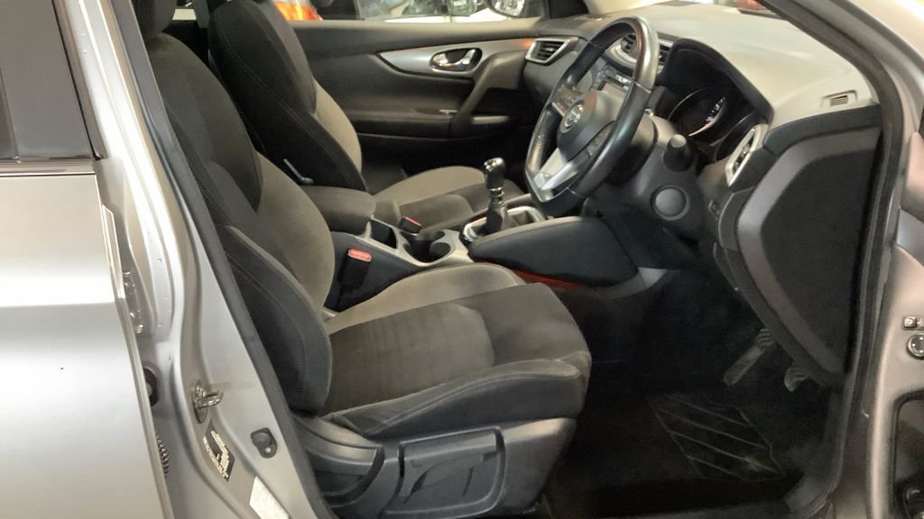 Used Nissan Qashqai 2017 for sale - 77780032: Photo 12