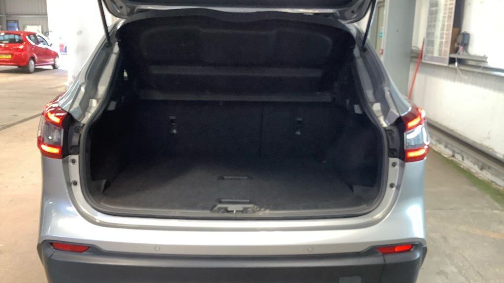 Used Nissan Qashqai 2017 for sale - 77780032: Photo 14