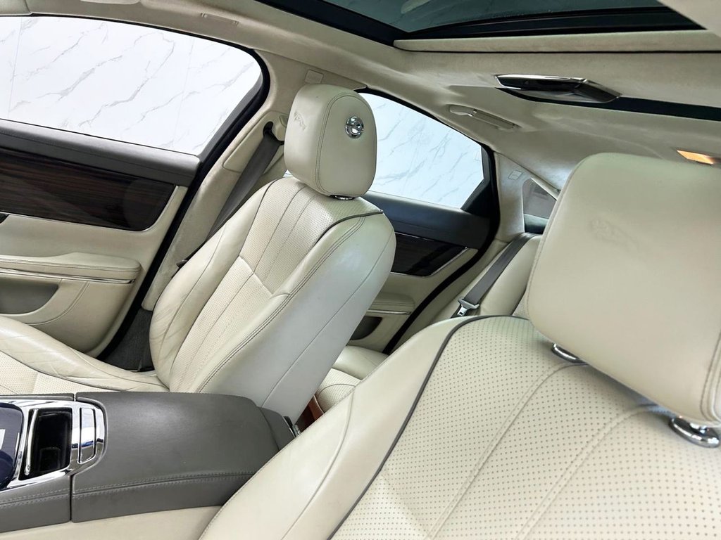Used Jaguar XJ 2010 for sale - 77976491: Photo 14
