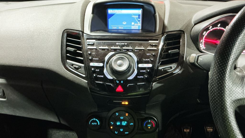 Used Ford Fiesta 2016 for sale - 76323430: Photo 8