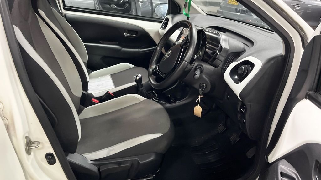 Used Toyota AYGO 2018 for sale - 77806434: Photo 12