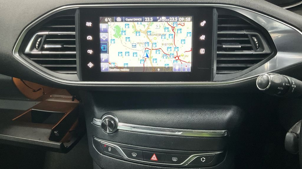 Used Peugeot 308 2015 for sale - 77384191: Photo 10